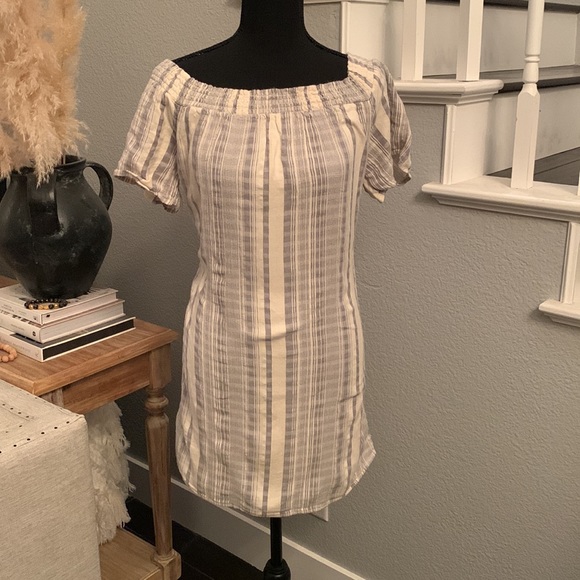 Abercrombie & Fitch Dresses & Skirts - Abercrombie & Fitch Striped Gray Dress